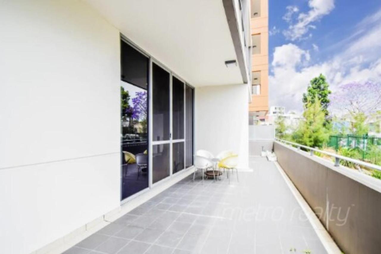 Sun-Drenched 3 Bedroom Apartment In Turrella Mascot Екстериор снимка