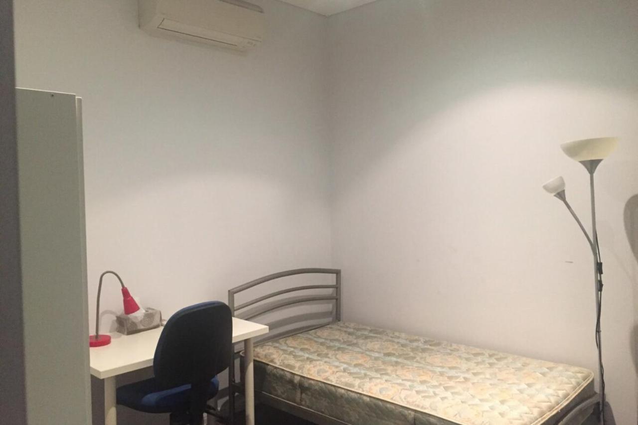 Sun-Drenched 3 Bedroom Apartment In Turrella Mascot Екстериор снимка